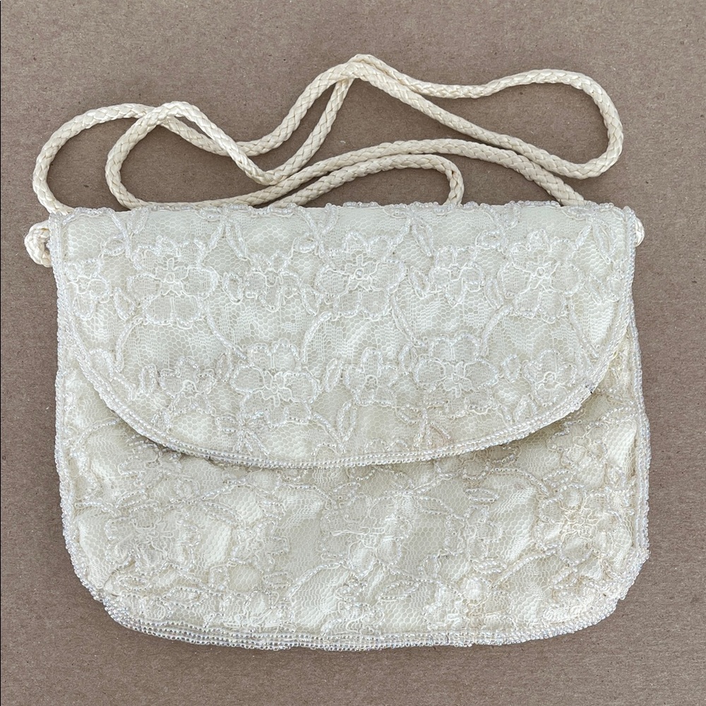 Elegant Cream Lace Shoulder Bag